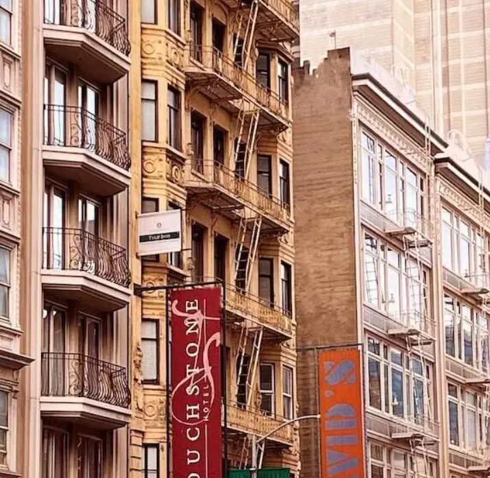 Read more about the article Enjoy Peaceful Hotels Near Union Square at Touchstone Hotel